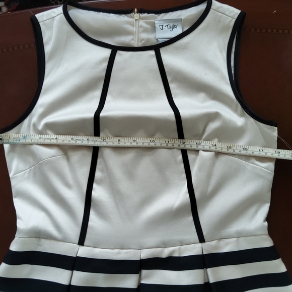 Dress - Picture 7 of 10